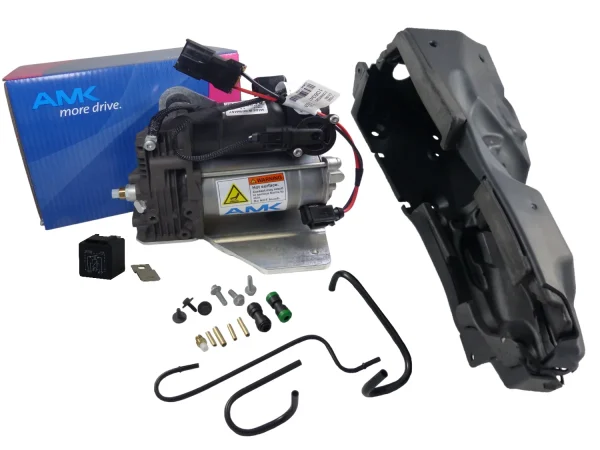 AMK A2870 Land Rover Discover 3 ja 4 L319 ilmajousituksen kompressori OEM LR072537
